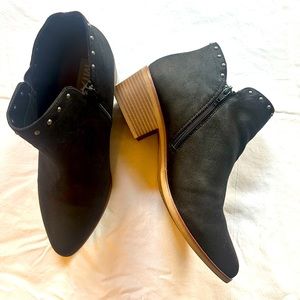 Black boots with stud details
